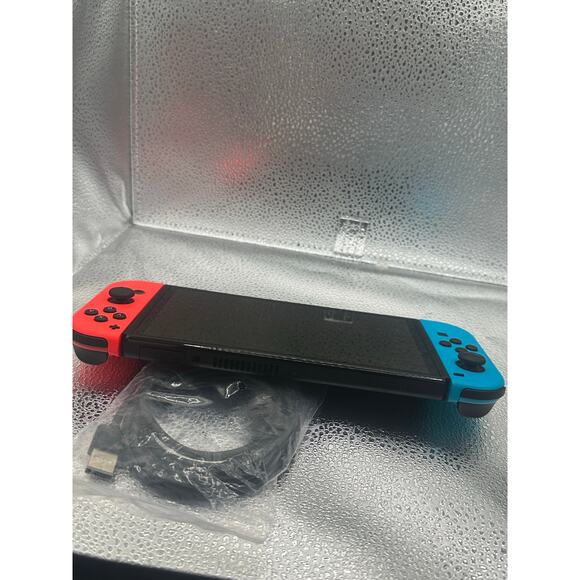 Nintendo OLED switch - Picture 5 of 8